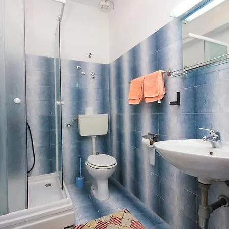4440b Apartment *